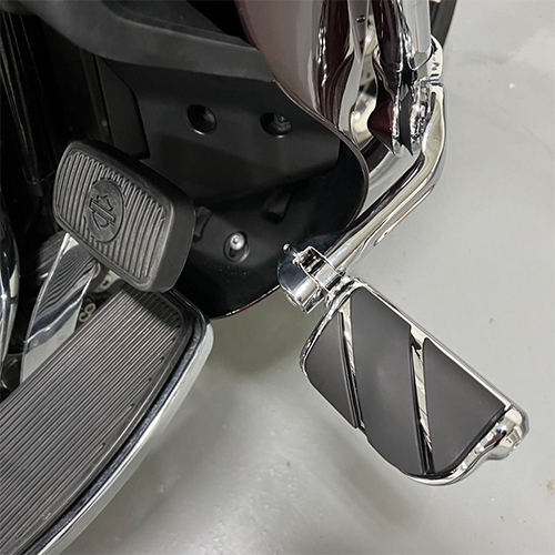 Chrome Highway Foot Pegs For Harley & Indian Motorcycles