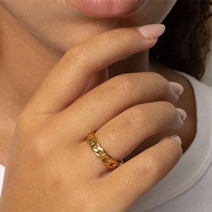 18K Gold PVD Curb Chain Stacking Ring ✨
